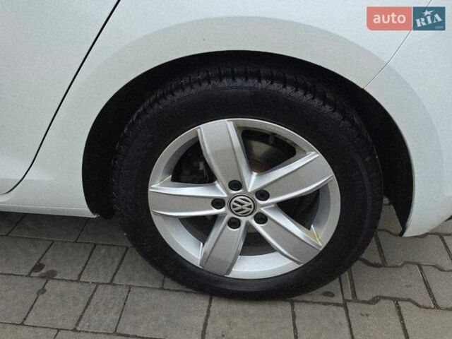 Белый Фольксваген e-Golf, объемом двигателя 0 л и пробегом 139 тыс. км за 13500 $, фото 29 на Automoto.ua