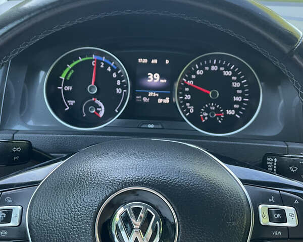 Білий Фольксваген e-Golf, об'ємом двигуна 0 л та пробігом 97 тис. км за 16500 $, фото 12 на Automoto.ua