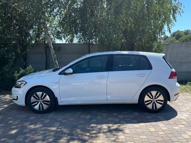 Білий Фольксваген e-Golf, об'ємом двигуна 0 л та пробігом 151 тис. км за 12800 $, фото 5 на Automoto.ua