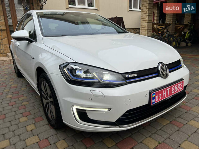 Белый Фольксваген e-Golf, объемом двигателя 0 л и пробегом 137 тыс. км за 12999 $, фото 46 на Automoto.ua