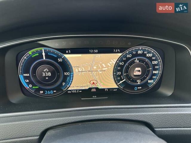 Белый Фольксваген e-Golf, объемом двигателя 0 л и пробегом 127 тыс. км за 12300 $, фото 19 на Automoto.ua