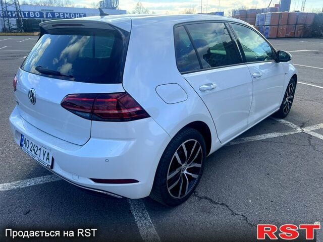 Белый Фольксваген e-Golf, объемом двигателя 0 л и пробегом 165 тыс. км за 12500 $, фото 2 на Automoto.ua