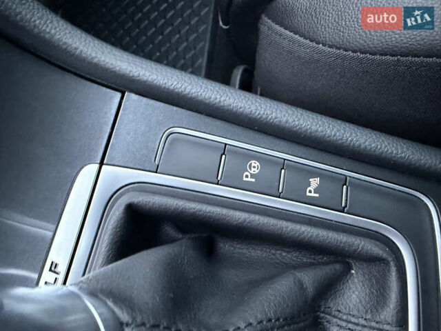 Білий Фольксваген e-Golf, об'ємом двигуна 0 л та пробігом 127 тис. км за 14900 $, фото 69 на Automoto.ua