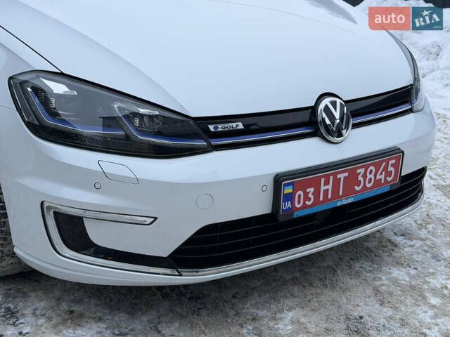 Білий Фольксваген e-Golf, об'ємом двигуна 0 л та пробігом 127 тис. км за 14900 $, фото 18 на Automoto.ua