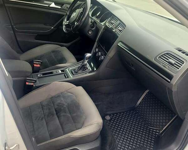 Білий Фольксваген e-Golf, об'ємом двигуна 0 л та пробігом 73 тис. км за 14500 $, фото 12 на Automoto.ua