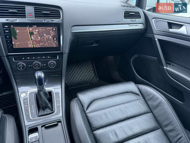 Білий Фольксваген e-Golf, об'ємом двигуна 0 л та пробігом 127 тис. км за 14900 $, фото 66 на Automoto.ua
