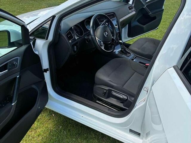 Білий Фольксваген e-Golf, об'ємом двигуна 0 л та пробігом 66 тис. км за 15000 $, фото 22 на Automoto.ua