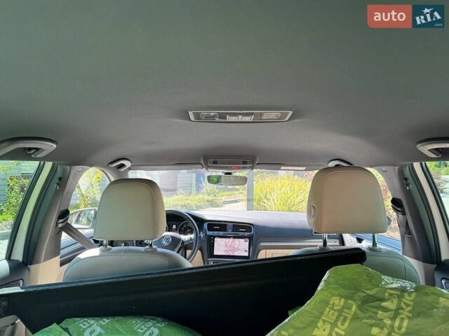Білий Фольксваген e-Golf, об'ємом двигуна 0 л та пробігом 77 тис. км за 13300 $, фото 19 на Automoto.ua
