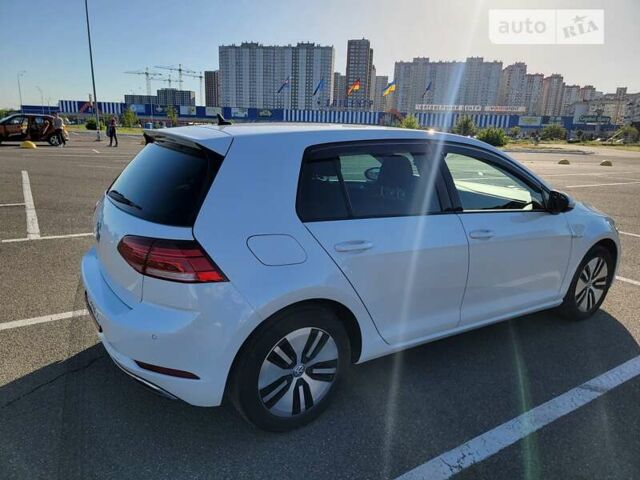 Белый Фольксваген e-Golf, объемом двигателя 0 л и пробегом 89 тыс. км за 15300 $, фото 3 на Automoto.ua