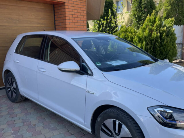 Білий Фольксваген e-Golf, об'ємом двигуна 0 л та пробігом 35 тис. км за 15900 $, фото 18 на Automoto.ua