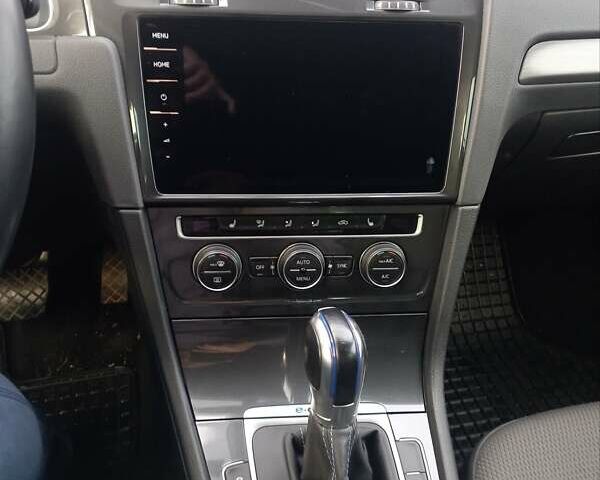 Білий Фольксваген e-Golf, об'ємом двигуна 0 л та пробігом 132 тис. км за 13000 $, фото 10 на Automoto.ua