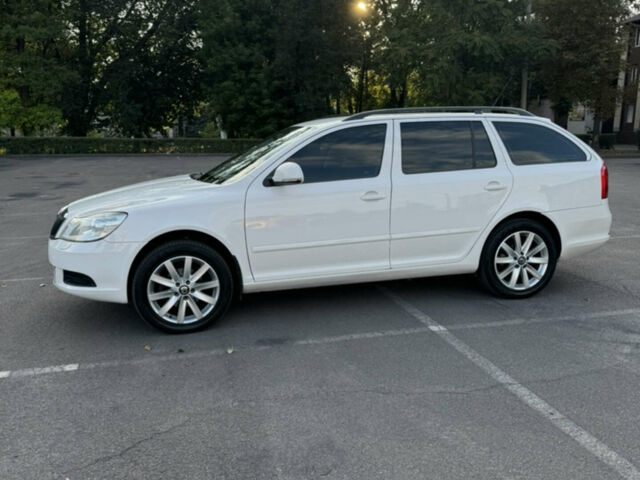 Білий Фольксваген e-Golf, об'ємом двигуна 0 л та пробігом 143 тис. км за 13000 $, фото 6 на Automoto.ua