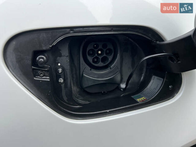 Белый Фольксваген e-Golf, объемом двигателя 0 л и пробегом 137 тыс. км за 12999 $, фото 68 на Automoto.ua