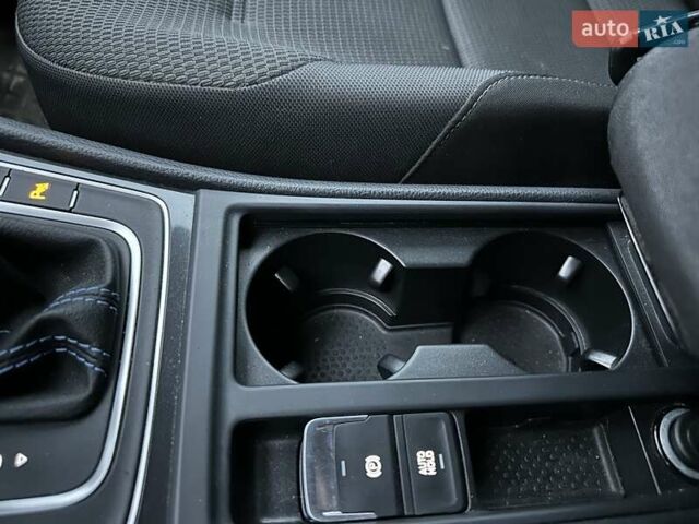 Белый Фольксваген e-Golf, объемом двигателя 0 л и пробегом 127 тыс. км за 12300 $, фото 6 на Automoto.ua