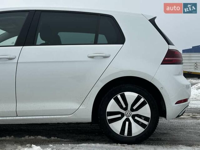 Белый Фольксваген e-Golf, объемом двигателя 0 л и пробегом 183 тыс. км за 12399 $, фото 8 на Automoto.ua