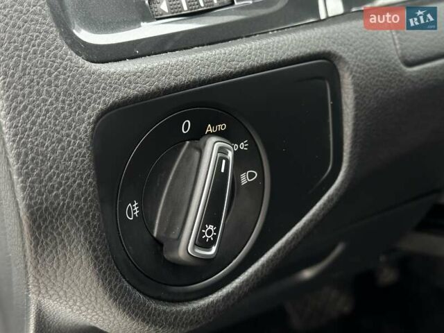 Белый Фольксваген e-Golf, объемом двигателя 0 л и пробегом 183 тыс. км за 12399 $, фото 25 на Automoto.ua