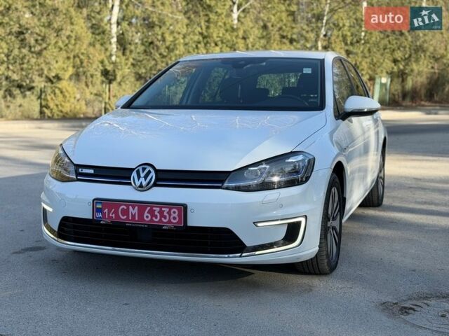 Білий Фольксваген e-Golf, об'ємом двигуна 0 л та пробігом 75 тис. км за 12600 $, фото 23 на Automoto.ua