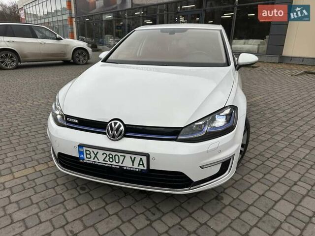 Белый Фольксваген e-Golf, объемом двигателя 0 л и пробегом 127 тыс. км за 12300 $, фото 17 на Automoto.ua