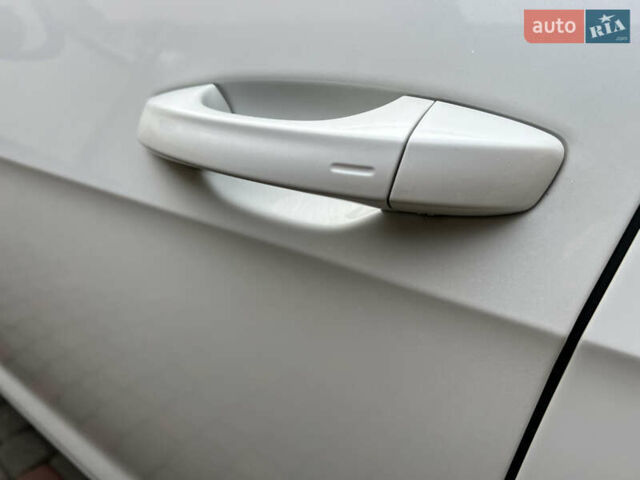 Белый Фольксваген e-Golf, объемом двигателя 0 л и пробегом 137 тыс. км за 12999 $, фото 69 на Automoto.ua