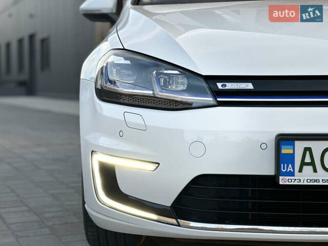 Белый Фольксваген e-Golf, объемом двигателя 0 л и пробегом 61 тыс. км за 14500 $, фото 10 на Automoto.ua