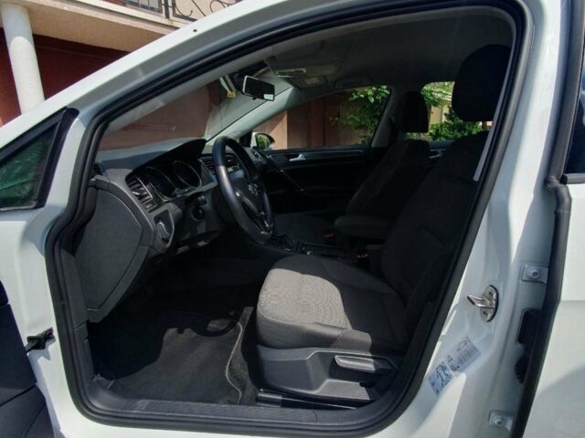 Білий Фольксваген e-Golf, об'ємом двигуна 0 л та пробігом 16 тис. км за 21999 $, фото 32 на Automoto.ua