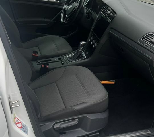 Белый Фольксваген e-Golf, объемом двигателя 0 л и пробегом 182 тыс. км за 13000 $, фото 9 на Automoto.ua