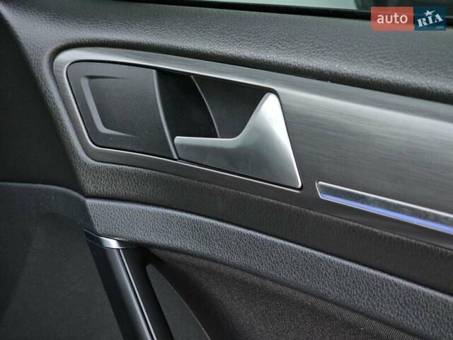 Білий Фольксваген e-Golf, об'ємом двигуна 0 л та пробігом 112 тис. км за 15950 $, фото 40 на Automoto.ua