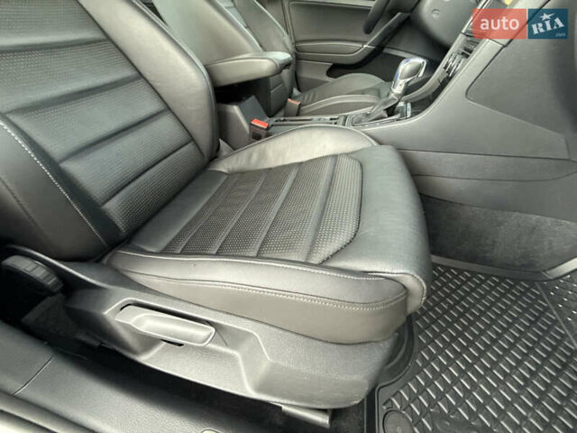 Белый Фольксваген e-Golf, объемом двигателя 0 л и пробегом 84 тыс. км за 14200 $, фото 84 на Automoto.ua