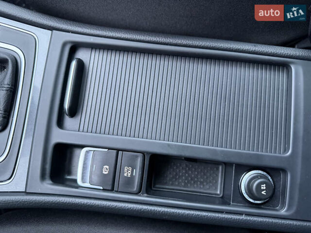 Білий Фольксваген e-Golf, об'ємом двигуна 0 л та пробігом 127 тис. км за 14900 $, фото 70 на Automoto.ua