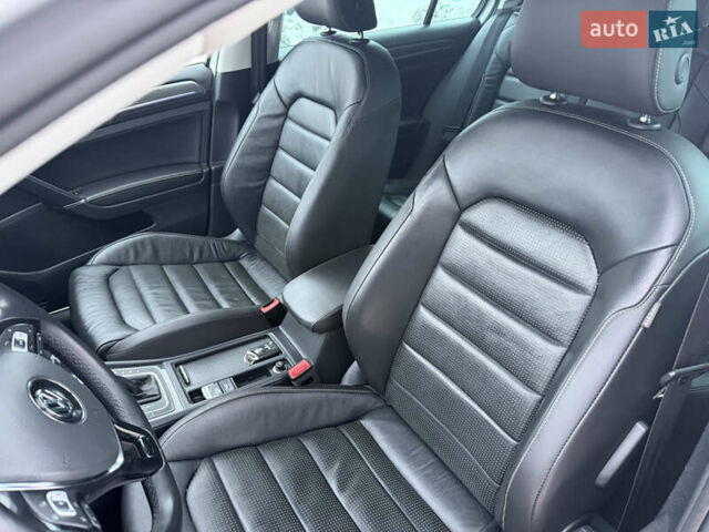 Білий Фольксваген e-Golf, об'ємом двигуна 0 л та пробігом 127 тис. км за 14900 $, фото 49 на Automoto.ua