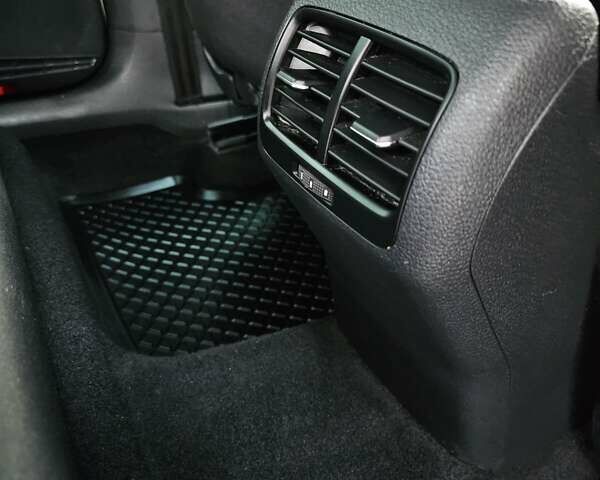 Білий Фольксваген e-Golf, об'ємом двигуна 0 л та пробігом 112 тис. км за 15950 $, фото 31 на Automoto.ua