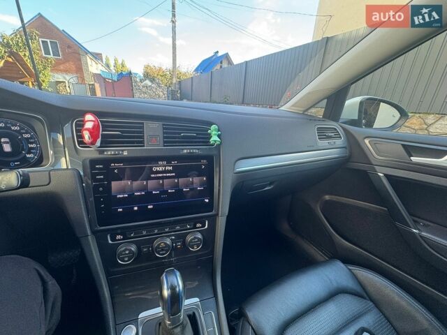 Белый Фольксваген e-Golf, объемом двигателя 0 л и пробегом 85 тыс. км за 15500 $, фото 22 на Automoto.ua