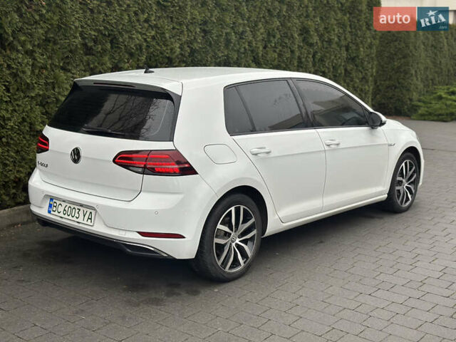Білий Фольксваген e-Golf, об'ємом двигуна 0 л та пробігом 60 тис. км за 15490 $, фото 4 на Automoto.ua