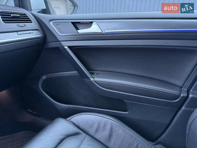 Білий Фольксваген e-Golf, об'ємом двигуна 0 л та пробігом 127 тис. км за 14900 $, фото 104 на Automoto.ua