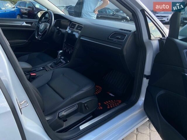 Білий Фольксваген e-Golf, об'ємом двигуна 0 л та пробігом 95 тис. км за 14000 $, фото 5 на Automoto.ua