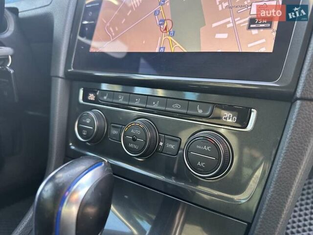 Білий Фольксваген e-Golf, об'ємом двигуна 0 л та пробігом 126 тис. км за 11900 $, фото 51 на Automoto.ua