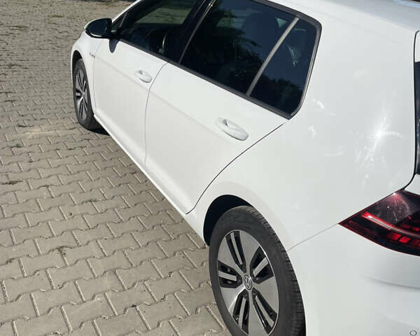 Білий Фольксваген e-Golf, об'ємом двигуна 0 л та пробігом 97 тис. км за 16500 $, фото 5 на Automoto.ua