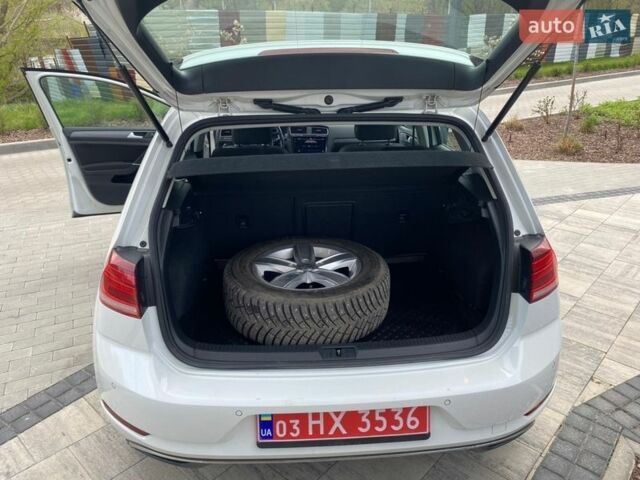 Белый Фольксваген e-Golf, объемом двигателя 0 л и пробегом 157 тыс. км за 13300 $, фото 7 на Automoto.ua