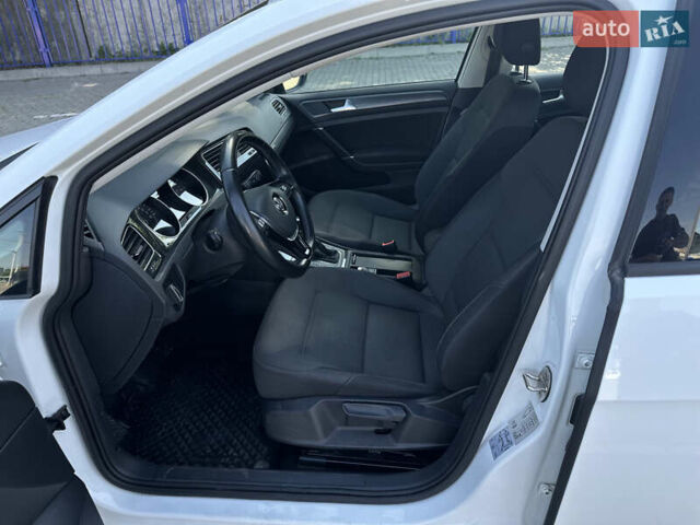Белый Фольксваген e-Golf, объемом двигателя 0 л и пробегом 177 тыс. км за 10800 $, фото 11 на Automoto.ua