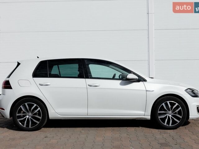 Білий Фольксваген e-Golf, об'ємом двигуна 0 л та пробігом 141 тис. км за 14400 $, фото 1 на Automoto.ua