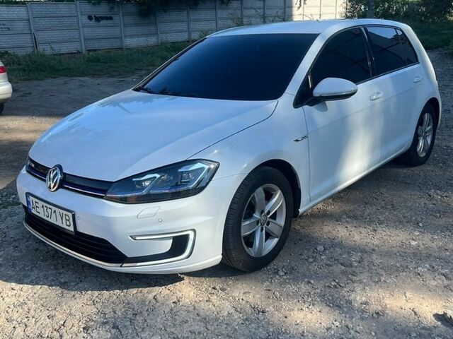 Білий Фольксваген e-Golf, об'ємом двигуна 0 л та пробігом 143 тис. км за 13600 $, фото 1 на Automoto.ua