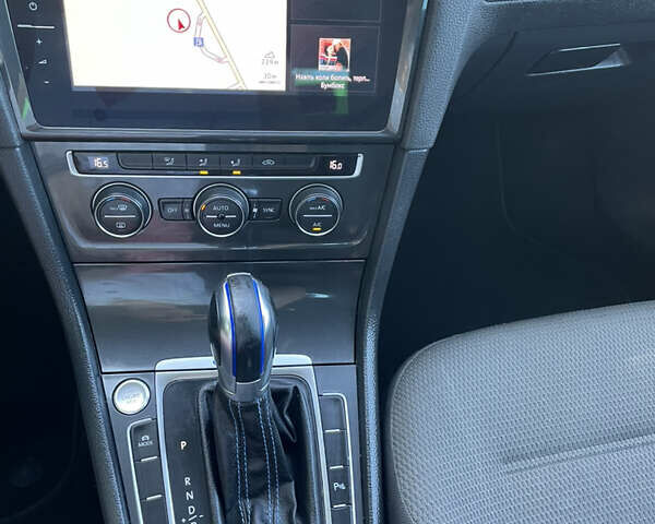 Білий Фольксваген e-Golf, об'ємом двигуна 0 л та пробігом 97 тис. км за 16500 $, фото 9 на Automoto.ua
