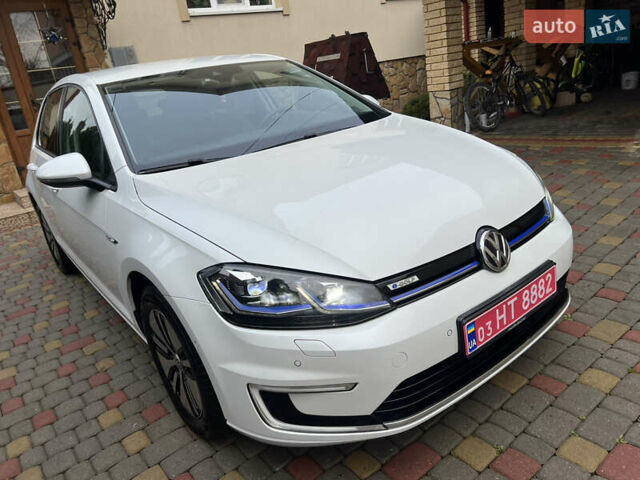 Белый Фольксваген e-Golf, объемом двигателя 0 л и пробегом 137 тыс. км за 12999 $, фото 47 на Automoto.ua