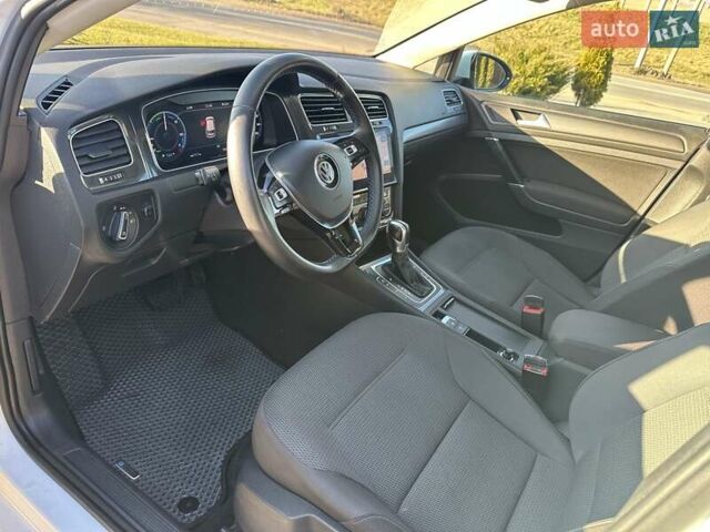 Білий Фольксваген e-Golf, об'ємом двигуна 0 л та пробігом 126 тис. км за 11900 $, фото 19 на Automoto.ua