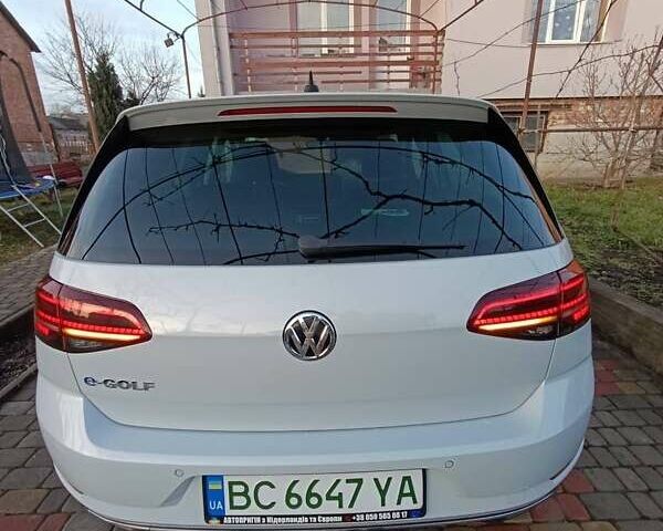 Белый Фольксваген e-Golf, объемом двигателя 0 л и пробегом 130 тыс. км за 13200 $, фото 12 на Automoto.ua