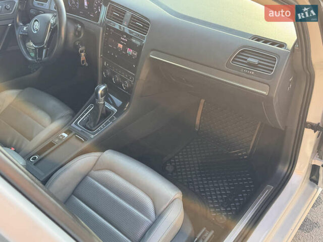 Білий Фольксваген e-Golf, об'ємом двигуна 0 л та пробігом 165 тис. км за 13000 $, фото 21 на Automoto.ua