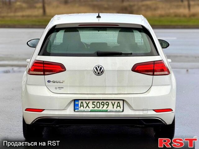 Білий Фольксваген e-Golf, об'ємом двигуна 0.14 л та пробігом 90 тис. км за 12950 $, фото 7 на Automoto.ua