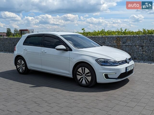 Белый Фольксваген e-Golf, объемом двигателя 0 л и пробегом 160 тыс. км за 14000 $, фото 1 на Automoto.ua