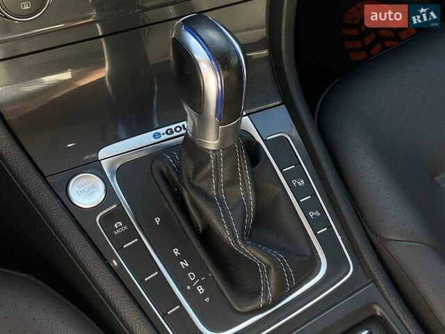 Білий Фольксваген e-Golf, об'ємом двигуна 0 л та пробігом 95 тис. км за 14000 $, фото 16 на Automoto.ua