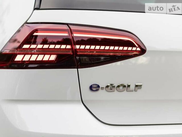 Белый Фольксваген e-Golf, объемом двигателя 0 л и пробегом 78 тыс. км за 21800 $, фото 15 на Automoto.ua